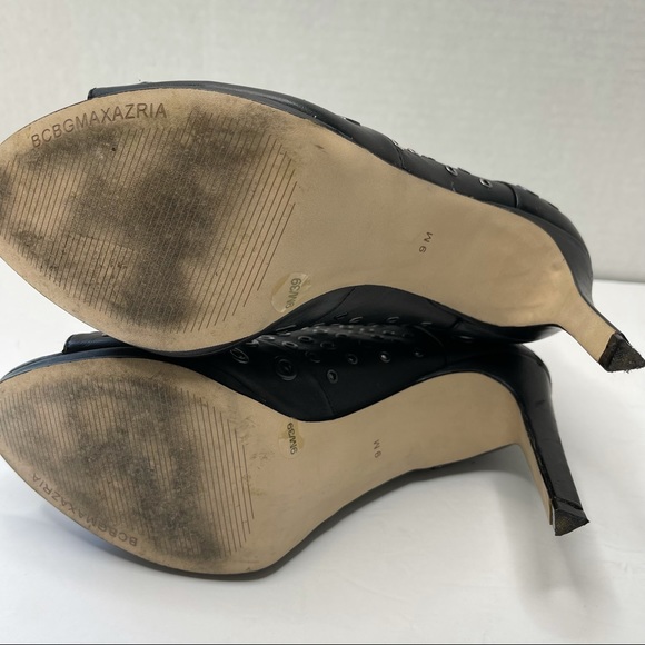 BCBGMAXAZRIA Lange Grommet Peep Toe Bootie - Picture 2 of 11